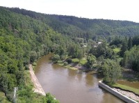 Dyje při výtoku z Vranovské přehrady: léto 2006