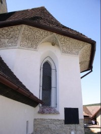 detail kostela v Křivicích