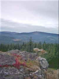 Pohled od vrcholových skal