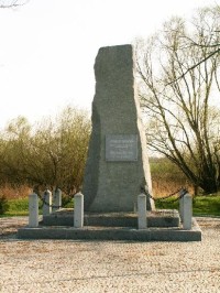 Pomník umučených ruských  vojáků na kraji města