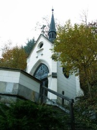 Kaple Panny Marie vybudovaná v roce 1700 hrabětem Sternbergem