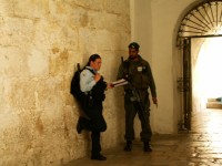 Vojenská hlídka u hrobu krále Davida