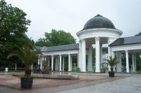 Kolonáda Karolínina pramene