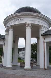 Kolonáda Karolínina pramene