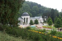 Kolonáda Karolínina pramene