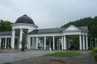 Kolonáda Karolínina pramene