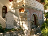 Klášter Agios Georgios Selinari - kašna