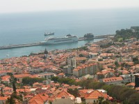 Výhled z lanovky na přístav