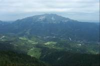 Pohled do údolí na masiv Ötscher