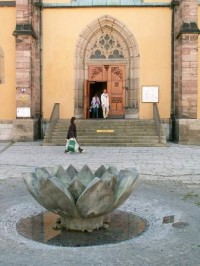 Kašna před Mariánským kostelem