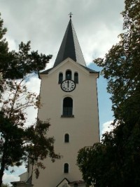 Věž kostela Nejsvětější Trojice