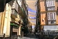 Opatření proti slunci na veřejné ulici v Cádizu
