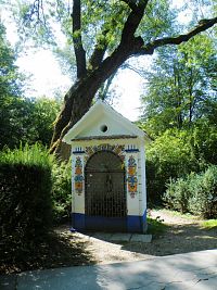 Sv. Jan Nepomucký v parku