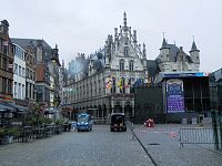 Gotická radnice na náměstí, Mechelen, Belgie