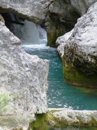 Spodek vodopádu Molino Aso