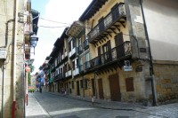 Fuenterrabia-Hondarribia, krakorce pod balkony