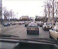 Výjezd z kruháku, Paříž, z videa ´ 98