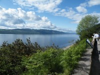 Skotsko, bájné jezero Loch Ness, nezachmuřené