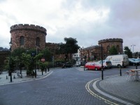 Anglie, Carlisle, další městská brána