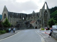 Wales, zřícenina opatství Tintern Abbey