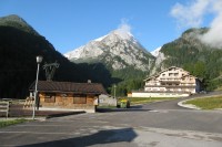 Malga Ciapela,skupina třítisícovek Pta.Rocca 3309m a Pta.Penia 3343m 