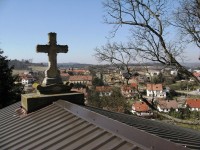 Výhled na Vranov ze střechy hrobky