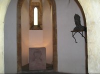 Skromný interiér hradní kaple