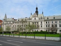 Karlovo náměstí, budova městského soudu