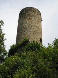 Věž hradu Dobronice