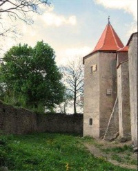Osmiboká obranná věž Cuknštejna