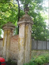 Záběhlický zámek, vstupní brána