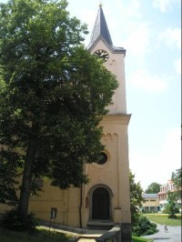 Chvaly, zámecký kostel sv. Ludmily