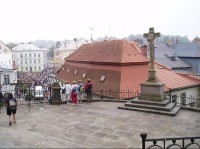 Pohled od kostela na náměstí: Den Českého Švýcarska