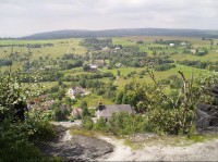 Pohled ze skal na obec Tisá