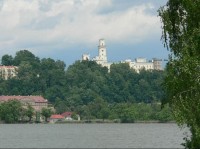 Výhled na zámek Hluboká nad Vltavou