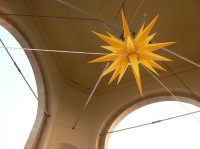 Vánoční hvězda v kupoli