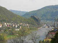 Pohled na hrad Střekov (přiblíženo)