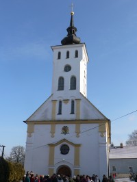 Kostel sv. Jiří, postaven v novogotickém slohu