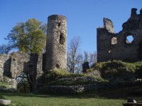 hrad Kostomlaty: na nádvoří