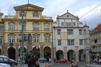 Malostranské náměstí: napravo Šternberský palác