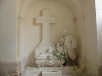 Nepomuk - Zelená Hora: pomyslný pomníček syna Auersperků, který padl v 1.sv.válce - zámecký kostel