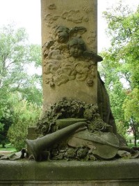 Hořice v Podkrkonoší: pomník B.Smetany ve Smetanových sadech