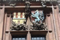 Staroměstské náměstí: Staroměstská radnice -  gotický okno Wolfínova domu  - detail 