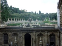 Florencie: pohled z paláce Pitti do zahrady Boboli 