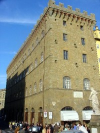 Florencie: palác Strozzi Tornabuoni 