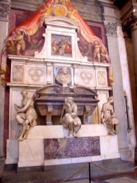 Florencie: kostel Santa Croce - náhrobek Michelangela 