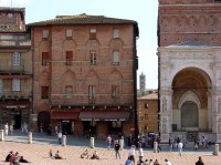 Siena: Loggia di Palazzo  Pubblico 