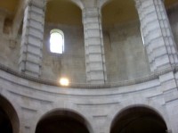 Pisa: Piazza dei Miracoli - baptisterium - interiér