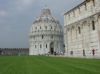 Pisa: Piazza dei Miracoli - baptisterium 