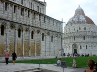 Pisa: Piazza dei Miracoli - katedrála S.M.Assunta a baptisterium 